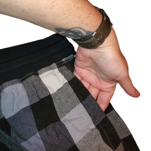 American Eagle Outfitters Joggers - Picture 4 of 10